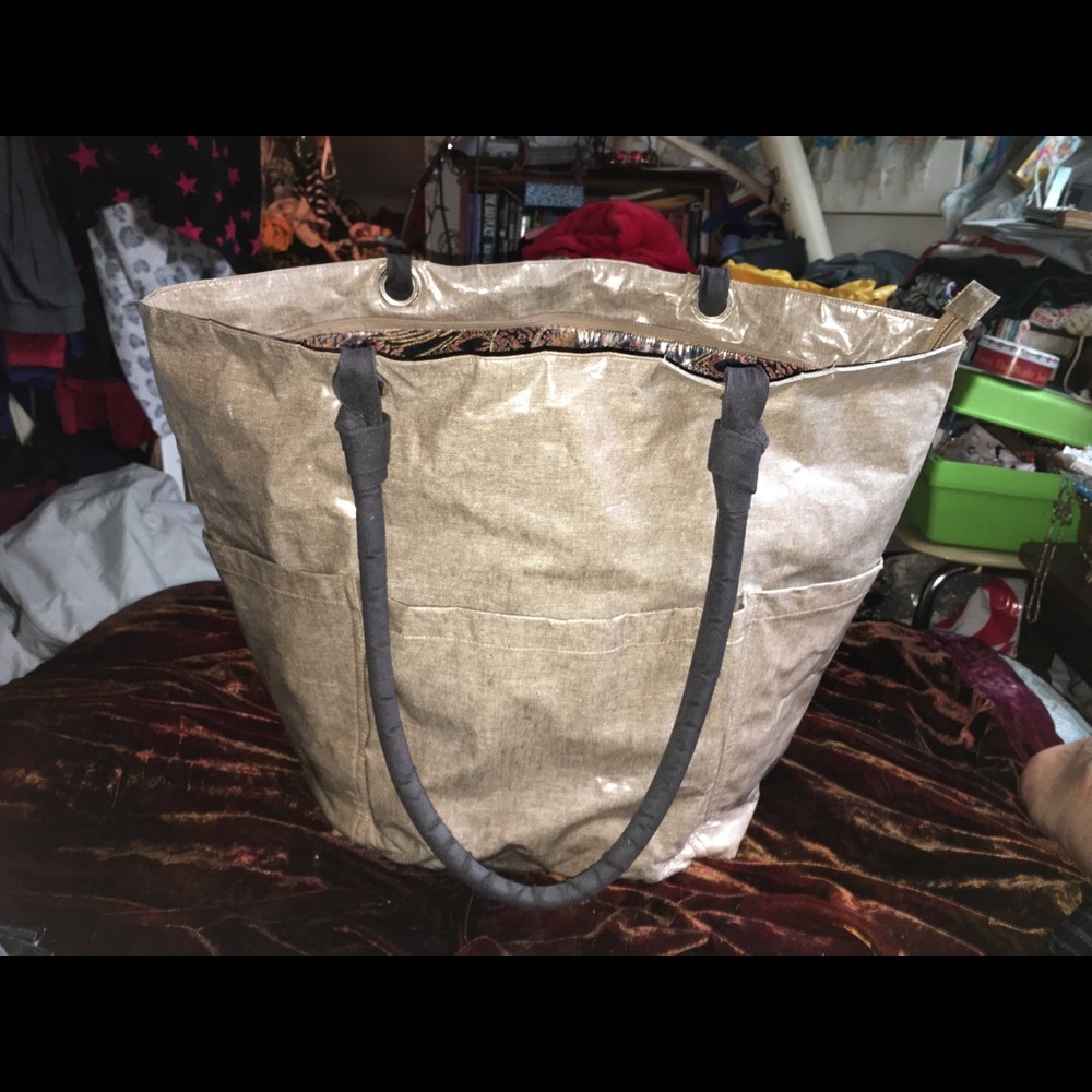 Naturally Knotty Designs- travel bag